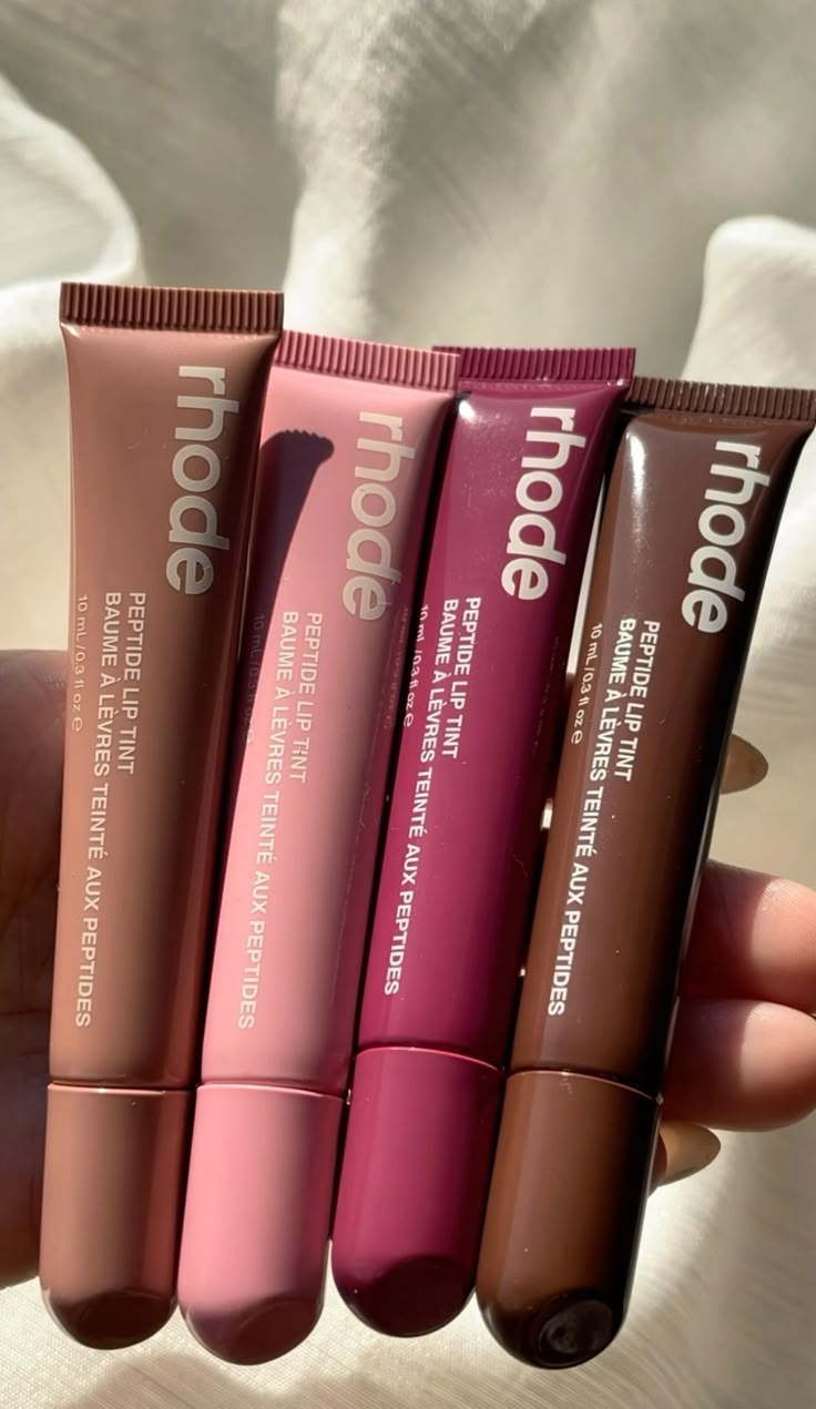 Rhod Lips – Bold, Rich Lipstick for Long-Lasting Color